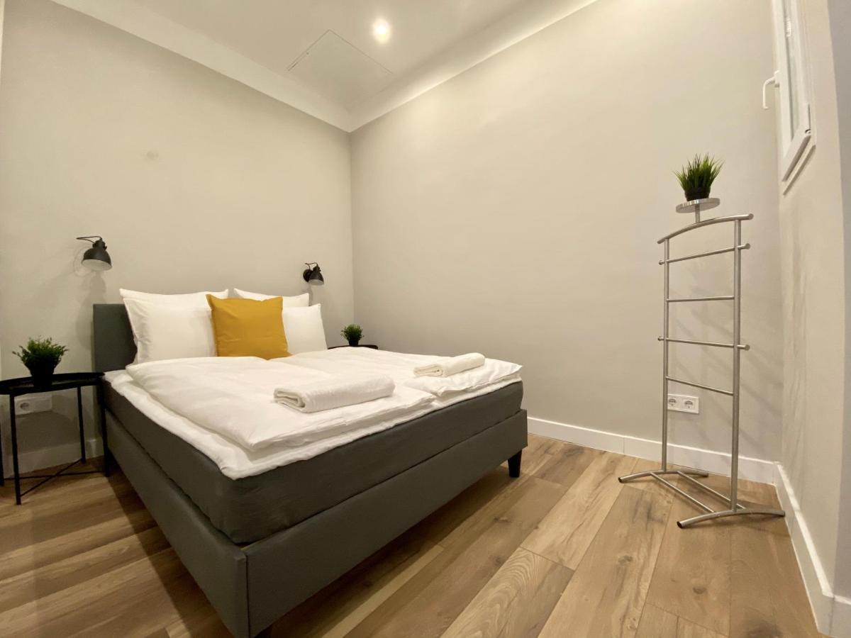 Standard Apartment By Hi5 - 2 Bedroom Suite In The Center Budapest Exterior foto